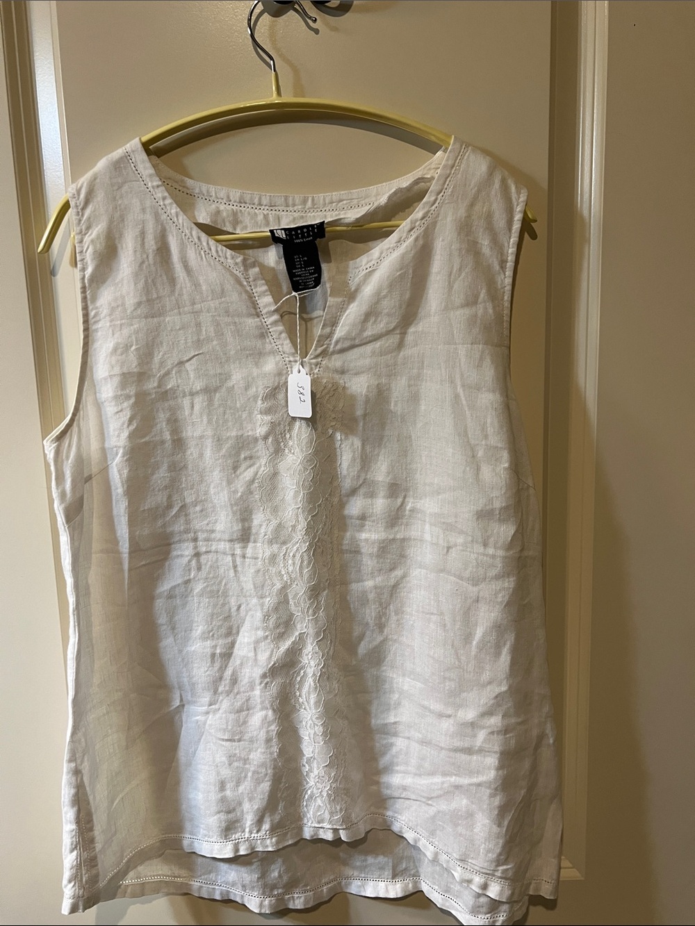 Carole Little White Sleeveless Linen BlouseC382